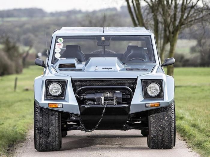 Lamborghini LM002:   (20  + 1 )