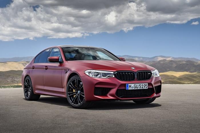  BMW M5:  ,  0-100 /  3.4   118   (6 )