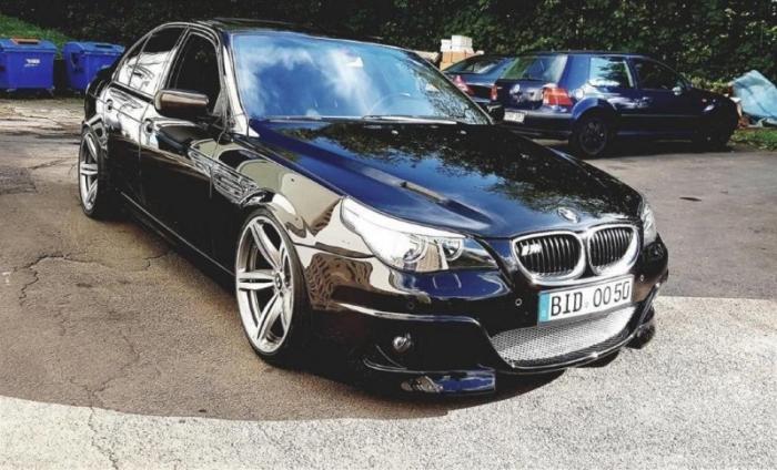     BMW M5,        (10 